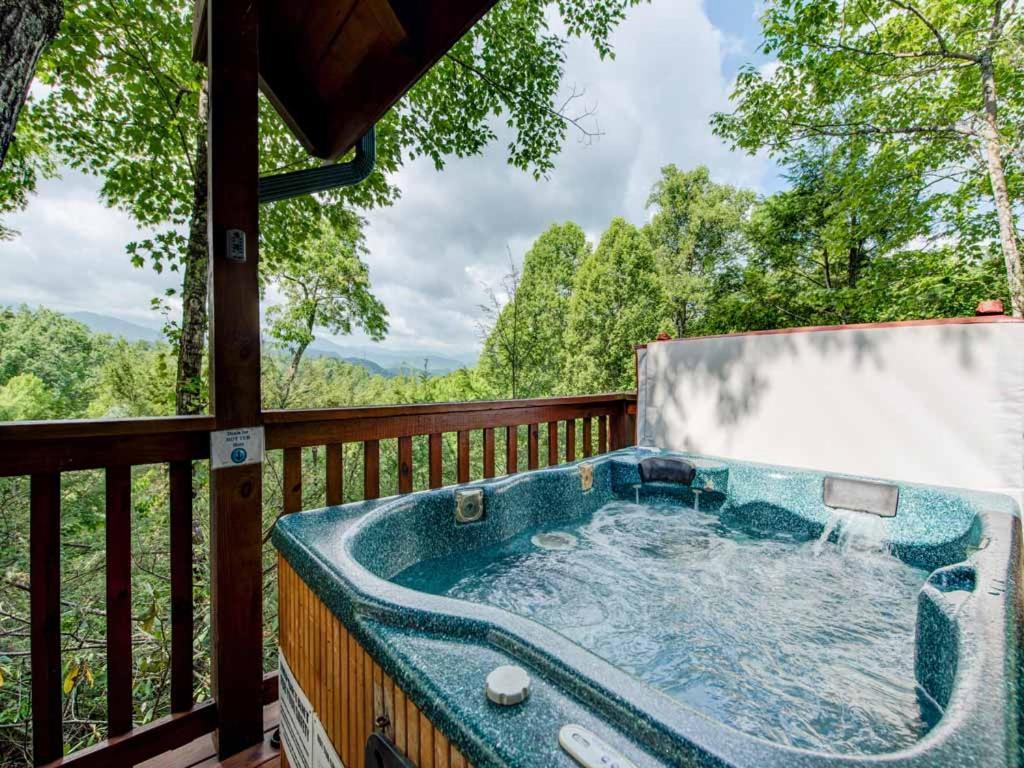 Cubs Cove Villa Gatlinburg Exterior photo